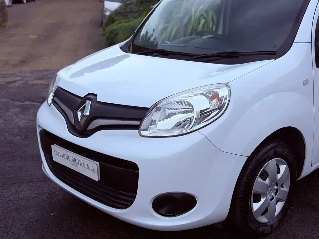 Used Renault Kangoo Business 95 HP (69 kW) 2020 White MPV