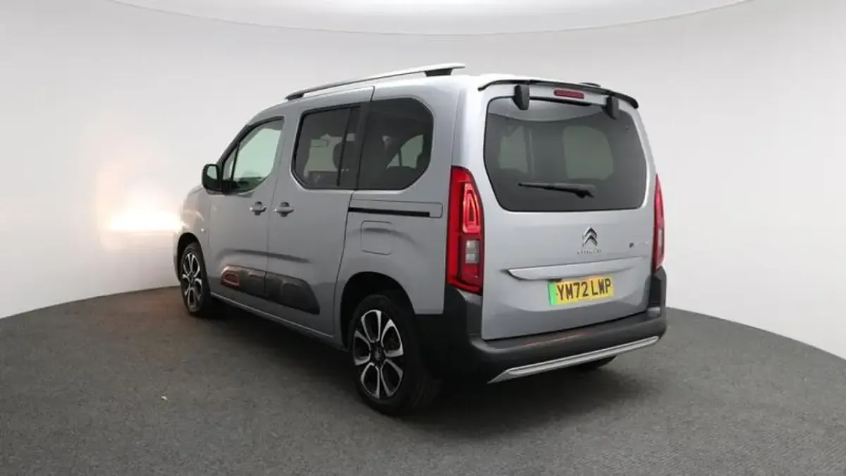 Używany Citroën e-Berlingo XTR 100 kW (136 KM) 2023 Szary Minivan