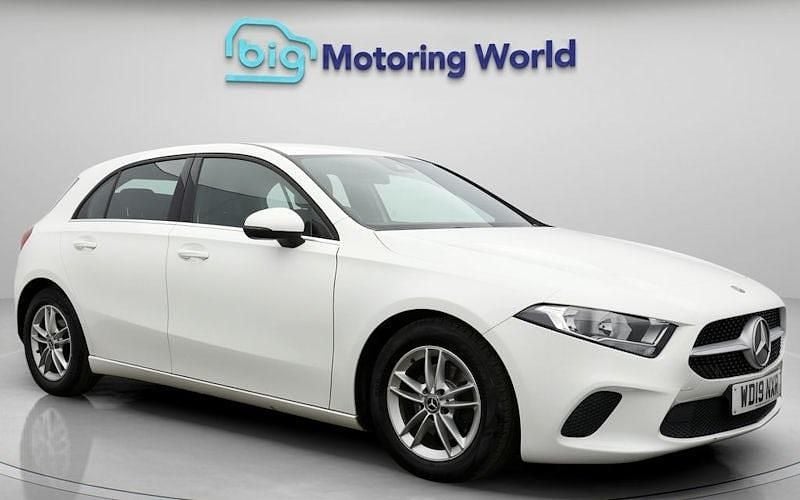 Used 2020 Mercedes A180 SE Hatchback | £14,000 (Good price) - Image 1/4