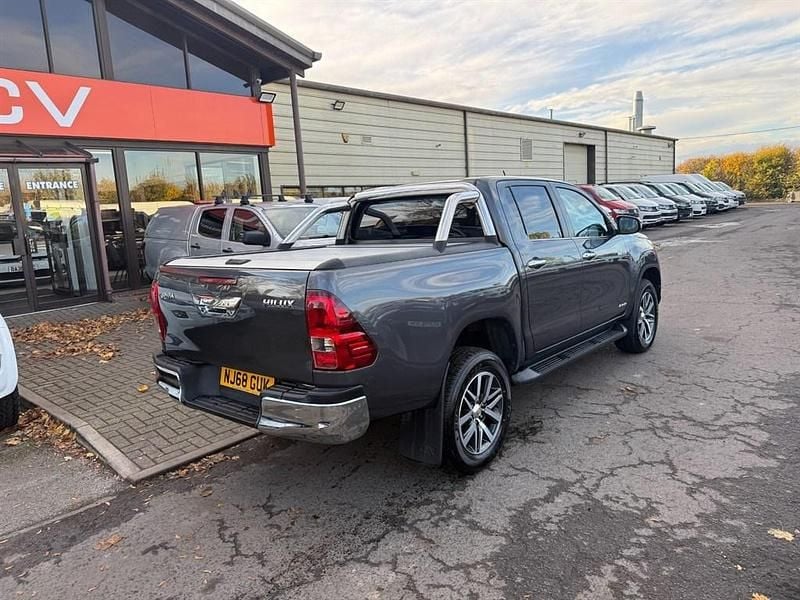 Used Toyota HiLux 150 HP (110 kW) 2018 Grey Pickup