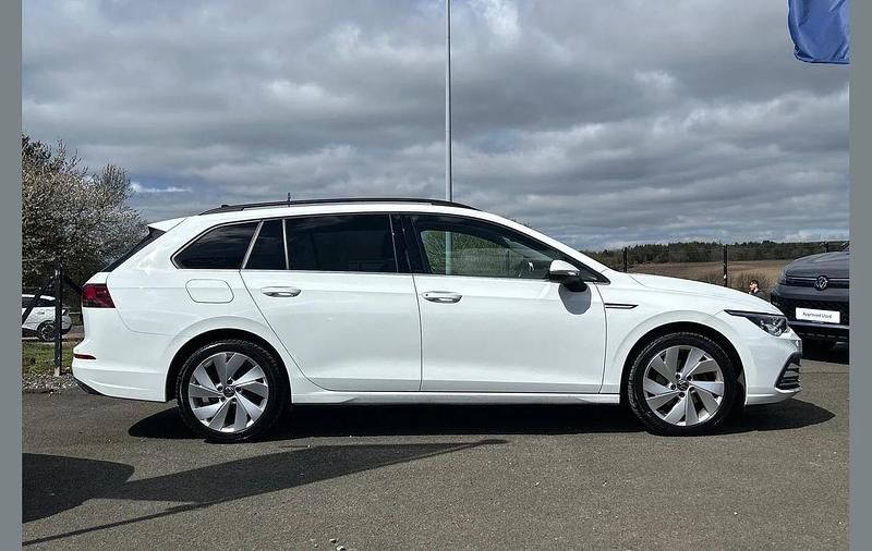 Used VW Golf VIII Style 147 HP (108 kW) 2023 White Estate