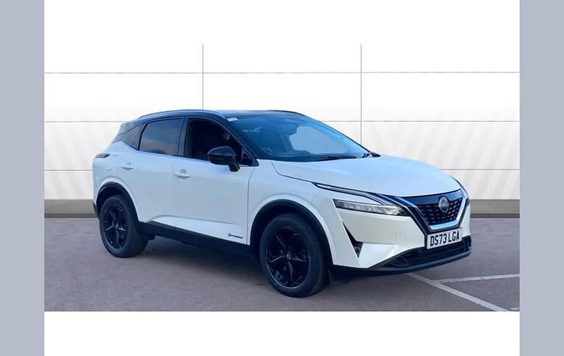 White Used 2023 Nissan Qashqai SUV | £21,365 (Good price) - Image 1/4