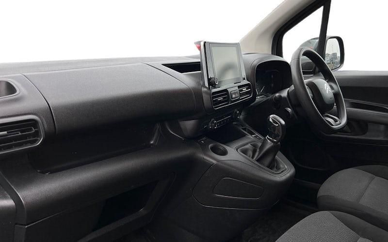 Used Citroën Berlingo Start 99 HP (72 kW) 2019 Black MPV