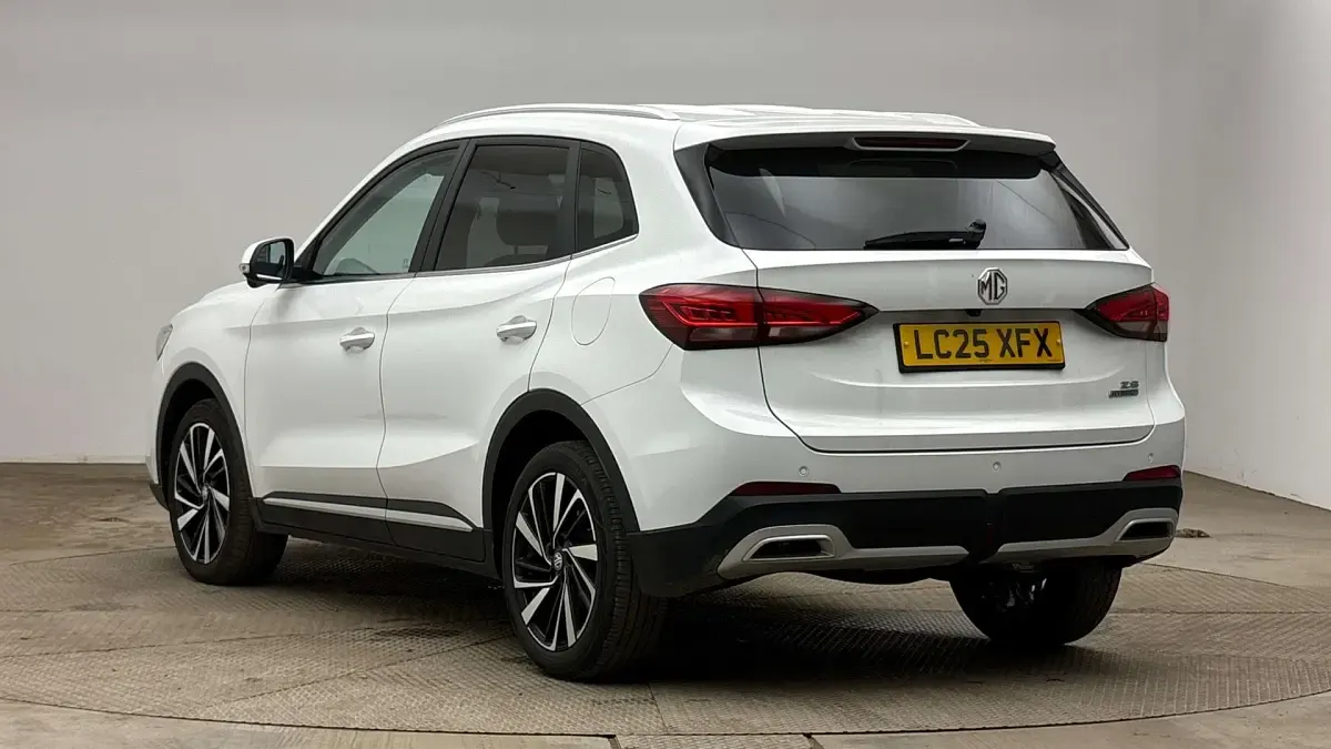 Used MG ZS Trophy 196 HP (144 kW) 2024 Solid  arctic white SUV