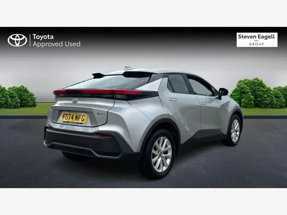 Second-hand Toyota C-HR 140 CP (102 kW) 2024 Argintiu SUV