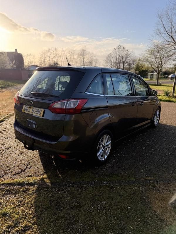 Used Ford Grand C-Max Zetec 120 HP (88 kW) 2016 Grey MPV