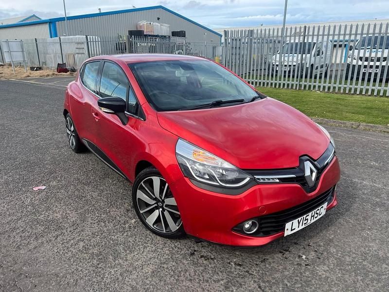 Used Renault Clio IV Dynamique 2015 Red Hatchback