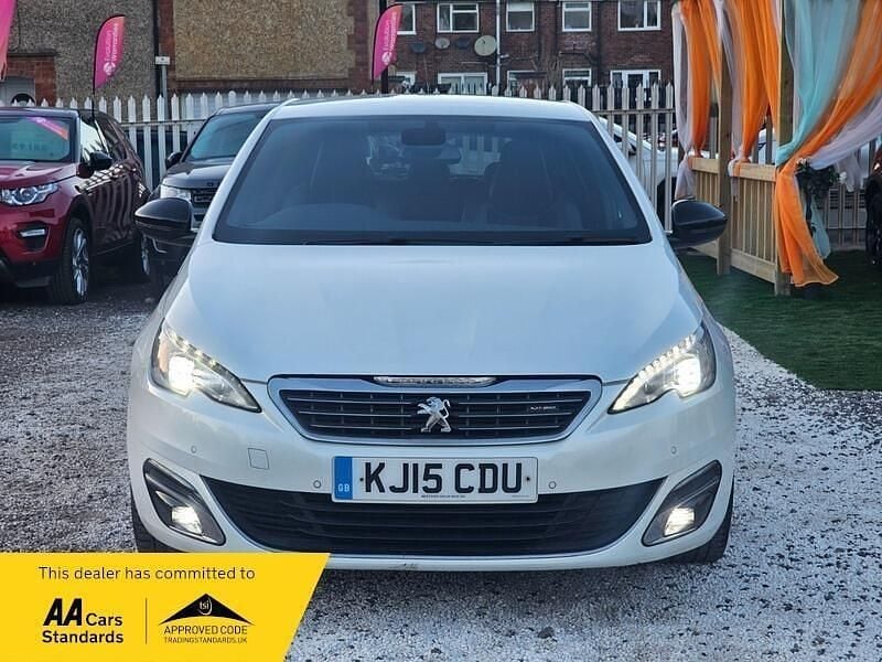 Used Peugeot 308 GT-line 130 HP (95 kW) 2015 White Hatchback