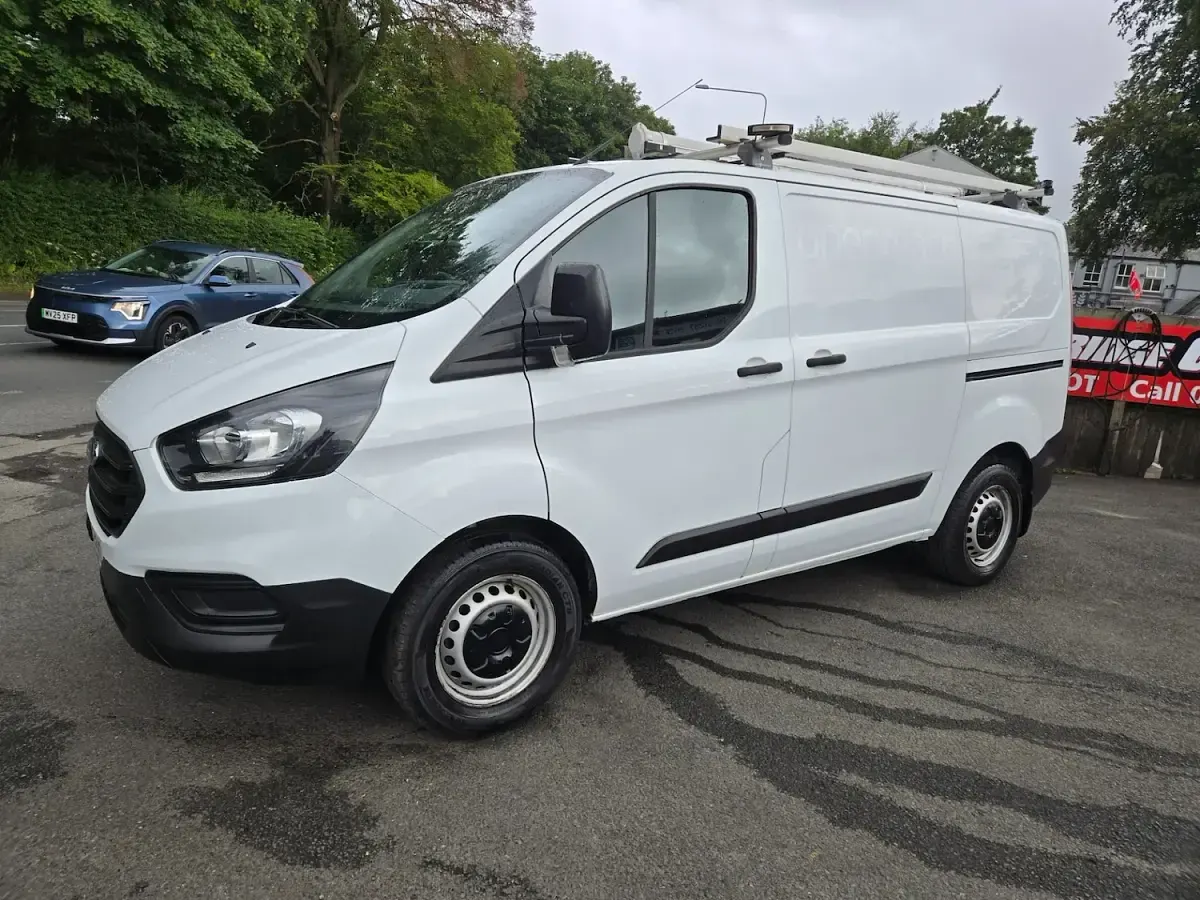 Used Ford Transit Custom 105 HP (77 kW) 2018 White Van