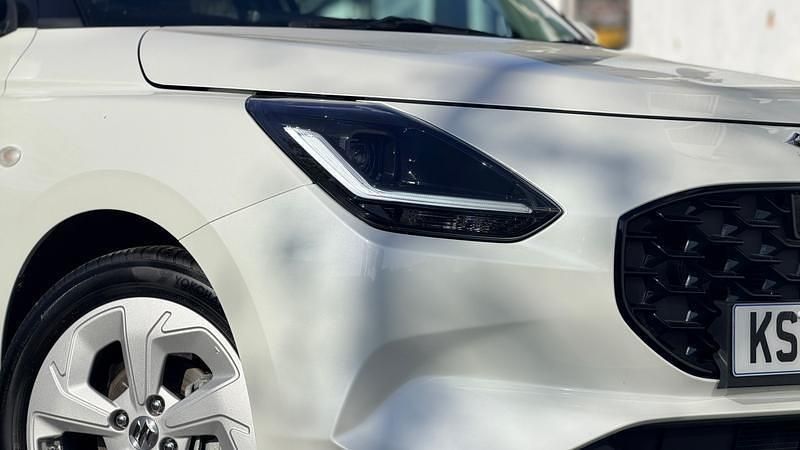 Used Suzuki Swift 82 HP (60 kW) 2024 White Hatchback