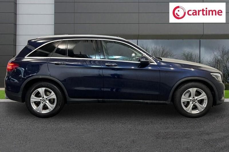 Used Mercedes GLC220 Premium Plus 170 HP (125 kW) 2018 Blue Estate