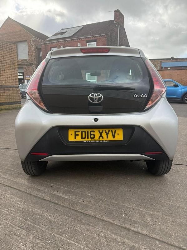 Used Toyota Aygo X-play 2016 Silver Hatchback