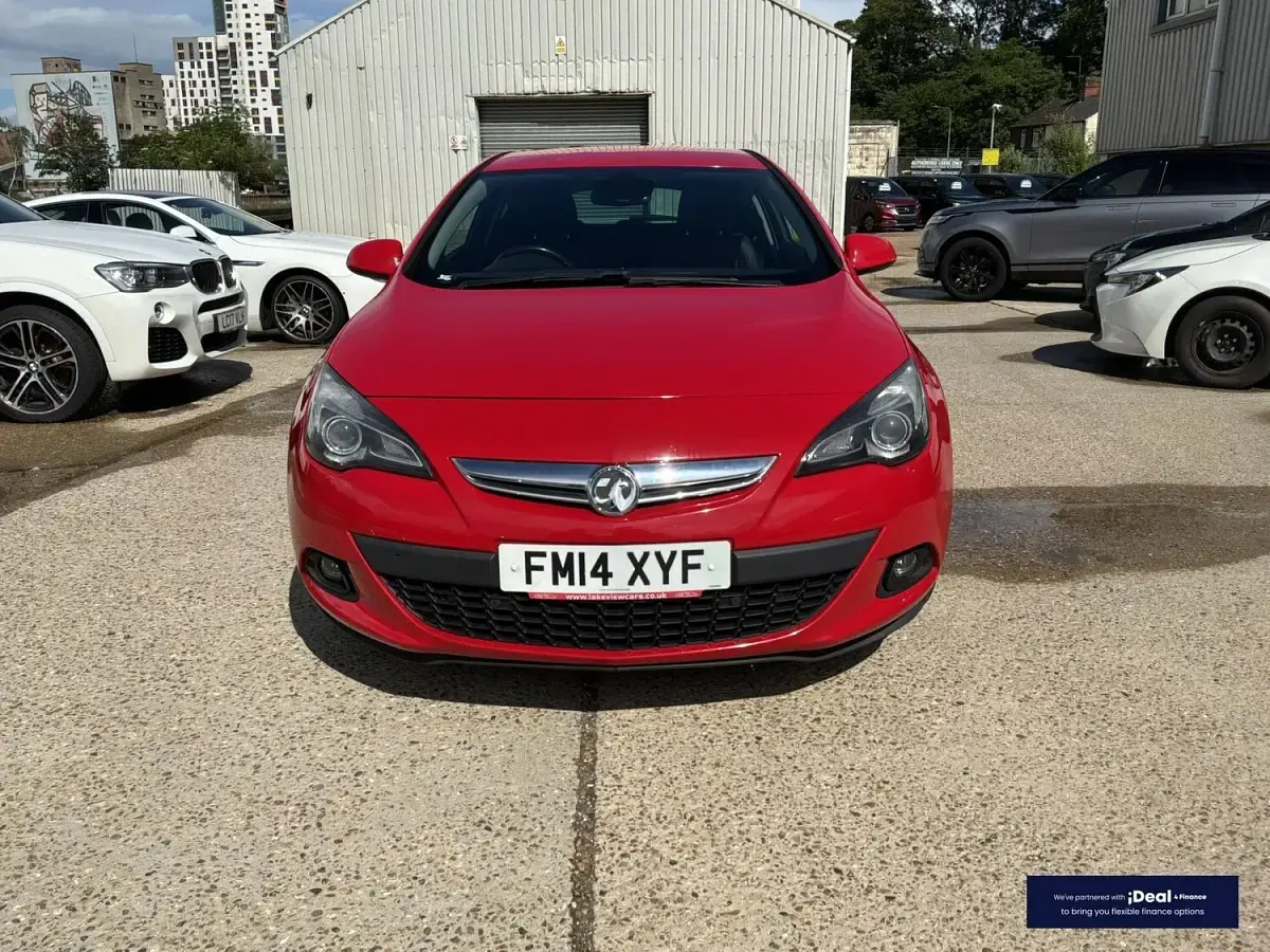 Used Vauxhall Astra GTC SRi 140 HP (102 kW) 2014 Red Hatchback