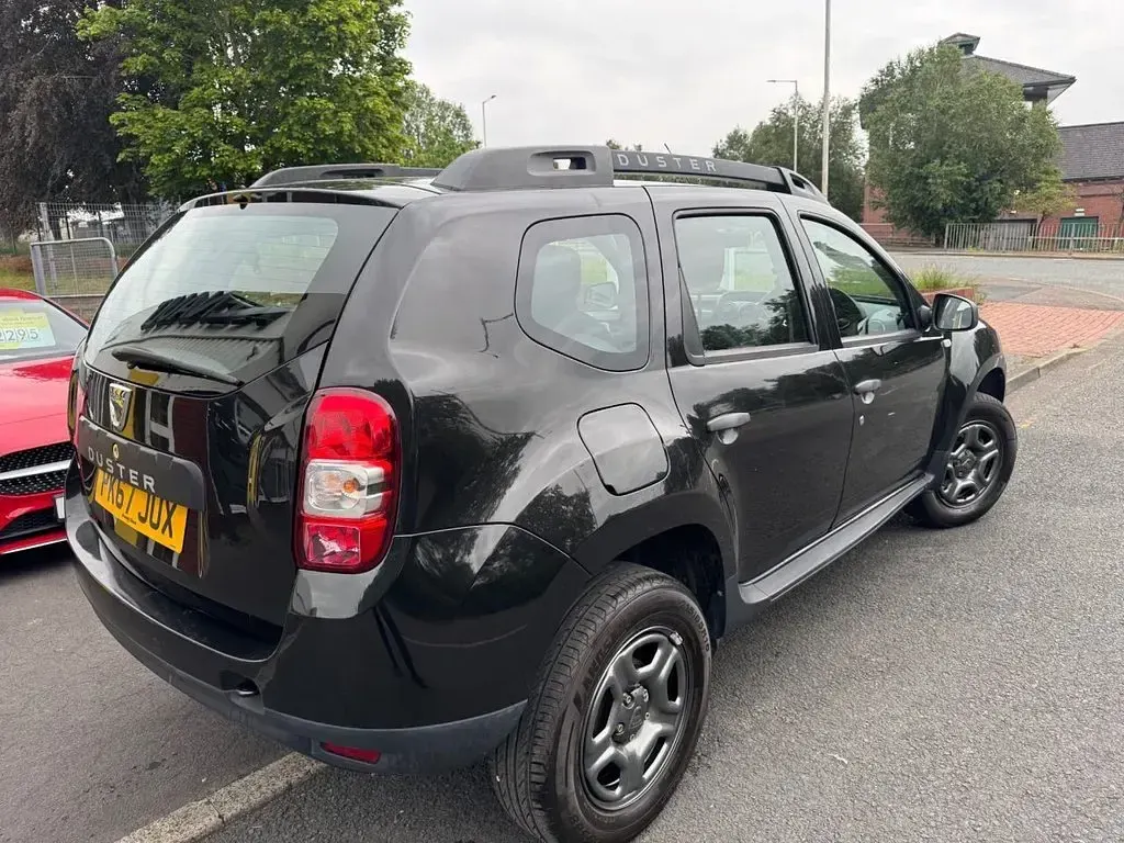 Used Dacia Duster Ambiance 115 HP (84 kW) 2017 Black SUV