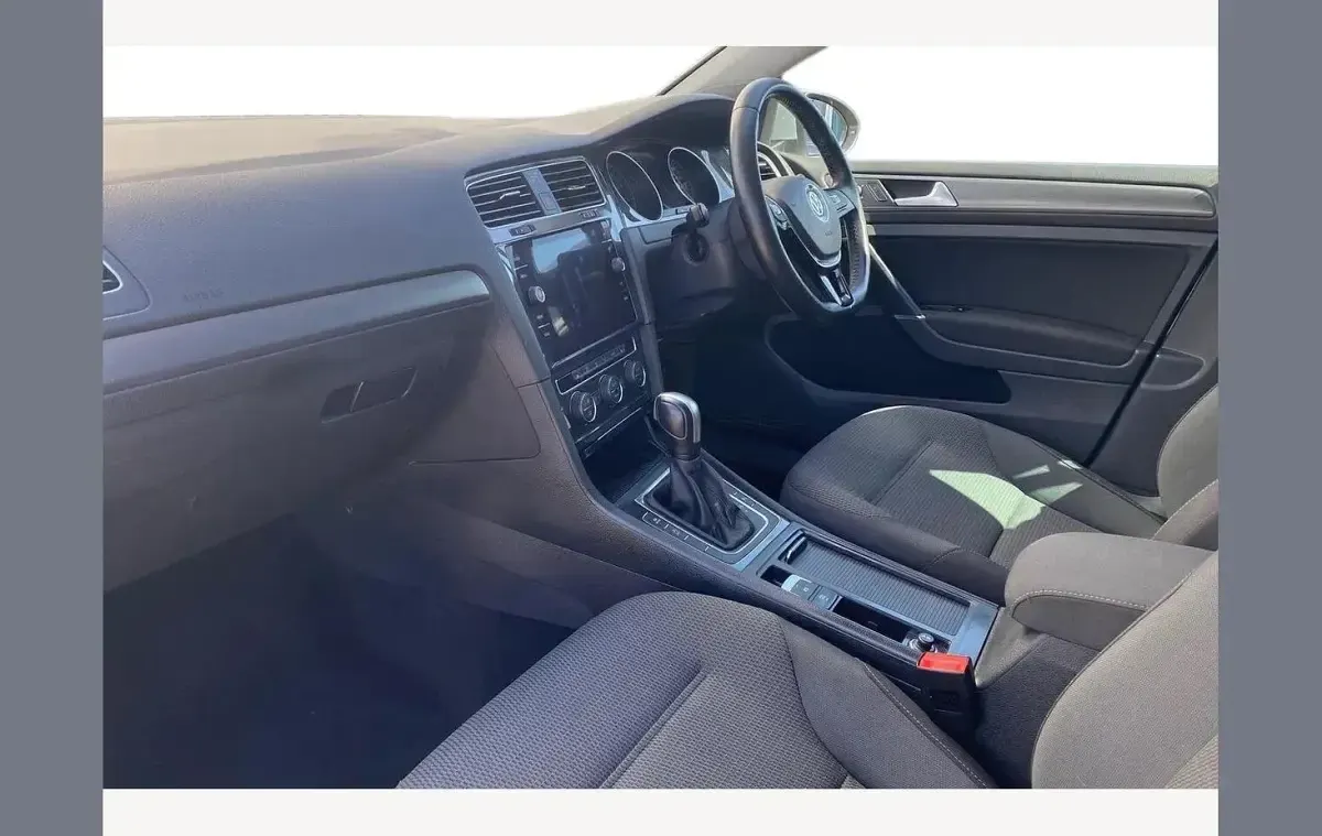Used VW Golf VIII Edition 147 HP (108 kW) 2020 Silver Hatchback