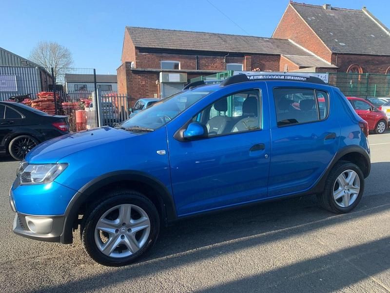 Used Dacia Sandero Lauréate 2014 Blue Hatchback
