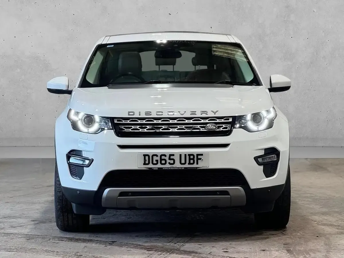 Used Land Rover Discovery Sport HSE 150 HP (110 kW) 2016 White SUV