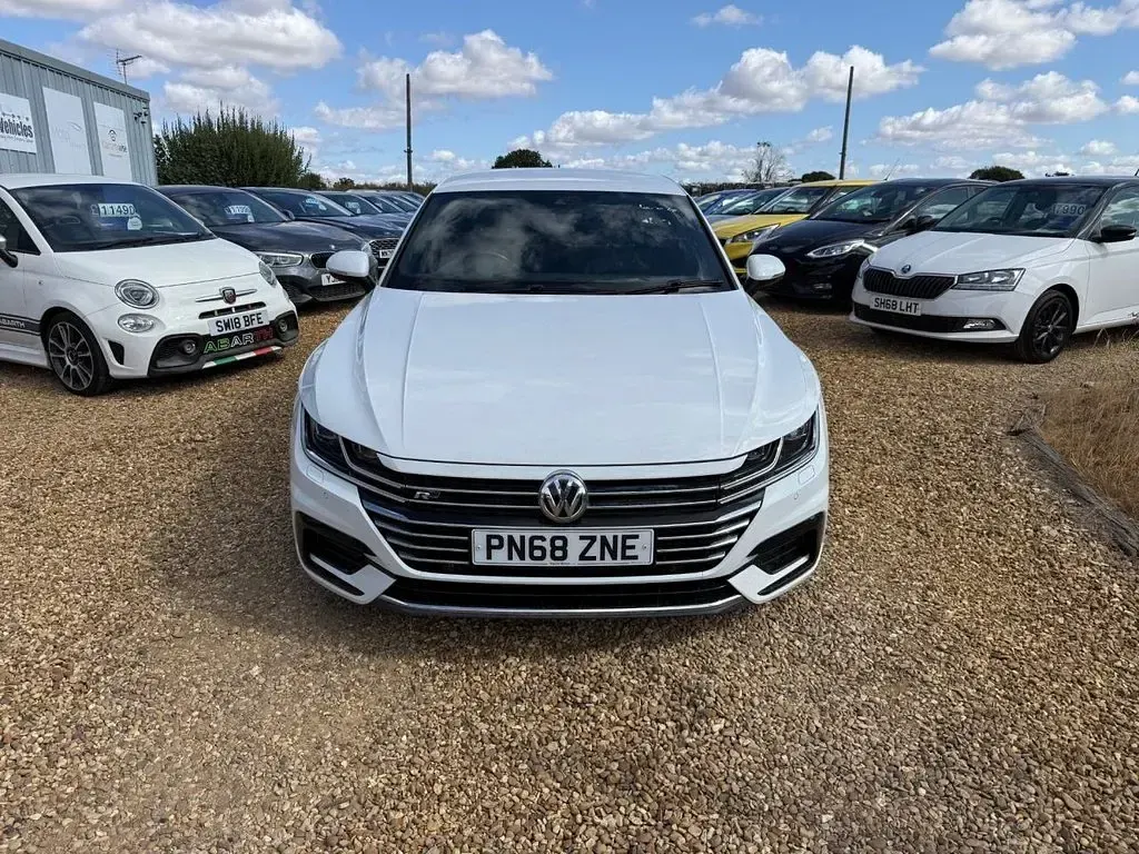 Used VW Arteon R-line 190 HP (139 kW) 2018 White Hatchback