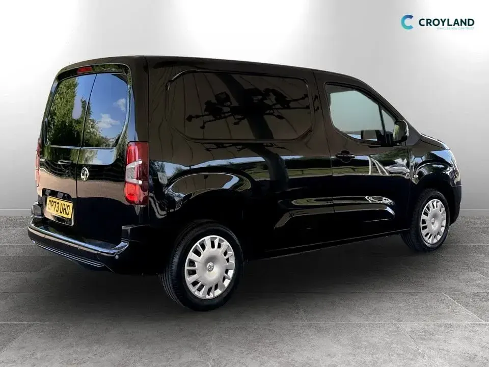 Used Vauxhall Combo S 100 HP (73 kW) 2024 Black MPV