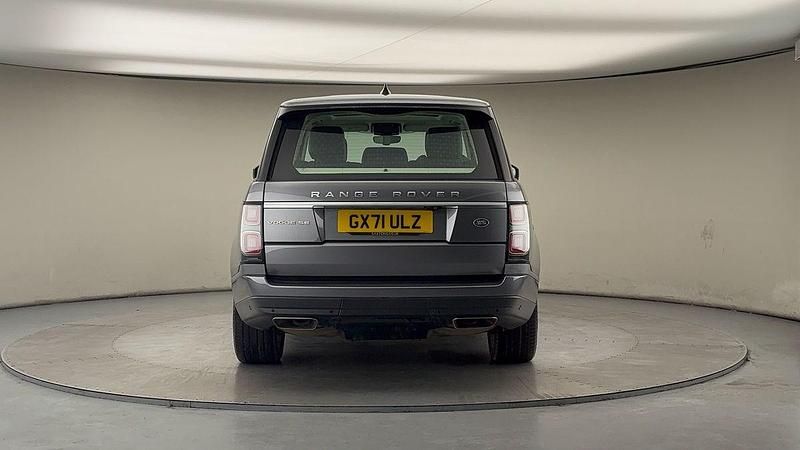 Used Land Rover Range Rover Vogue SE 300 HP (220 kW) 2021 Eiger grey SUV