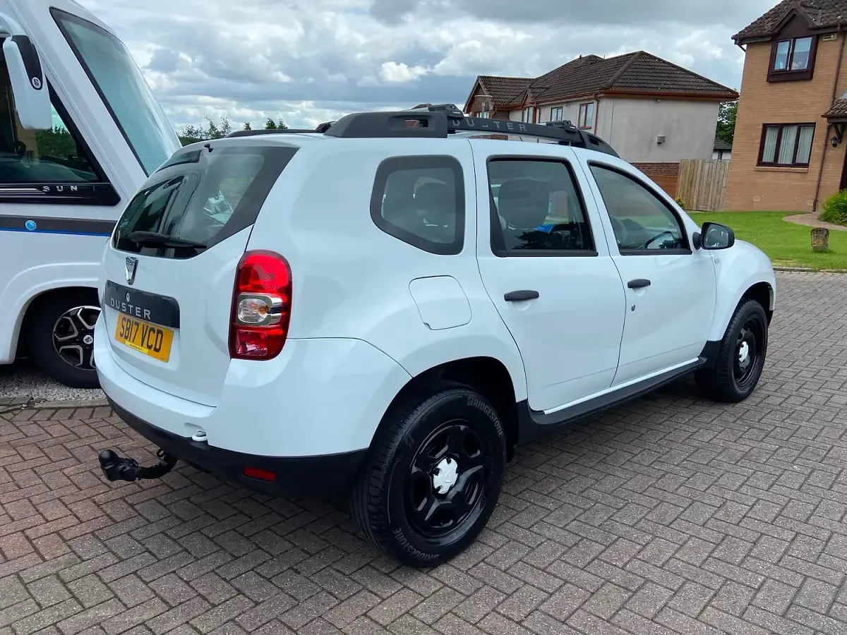 Used Dacia Duster Ambiance 115 HP (84 kW) 2017 White SUV