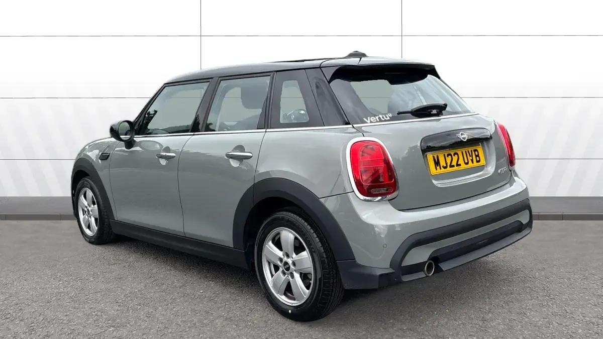 Begagnad Mini Cooper Classic 136 HK (100 kW) 2022 Grå Halvkombi