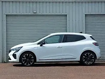 New Renault Clio Techno 143 HP (105 kW) 2025 White Hatchback