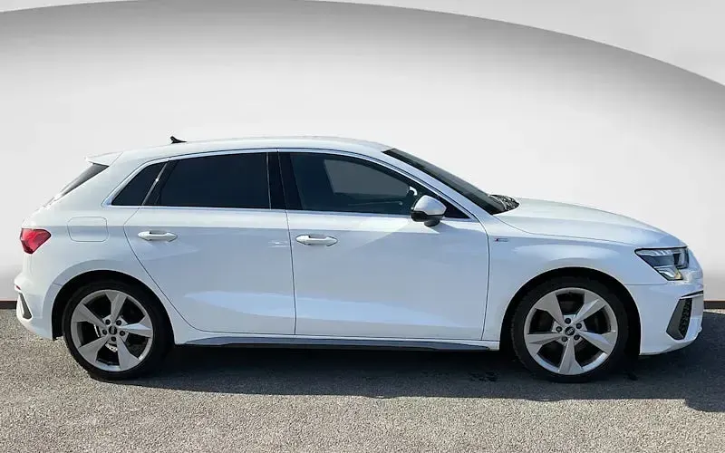 Usado Audi A3 Sportback S-Line 150 HP (110 kW) 2024 Citadino