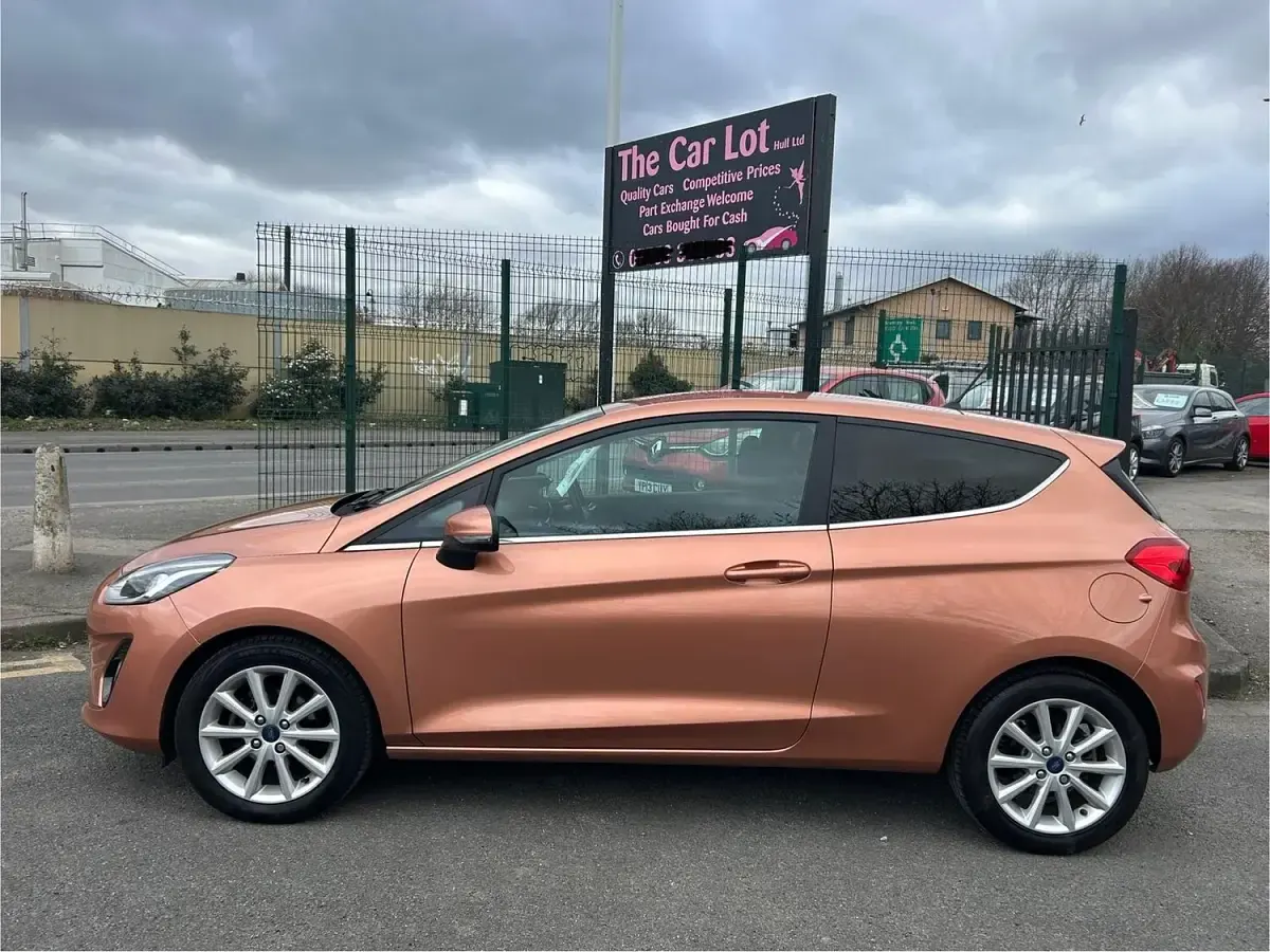 Used Ford Fiesta Titanium 120 HP (88 kW) 2017 Bronze Hatchback