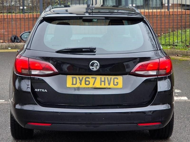 Second-hand Vauxhall Astra Design Edition 2017 Negru Break