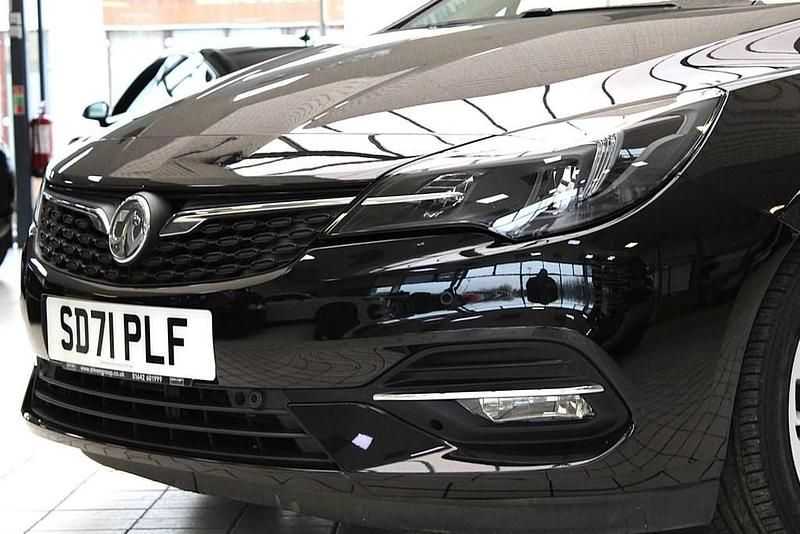 Used Vauxhall Astra Edition 145 HP (106 kW) 2021 Black Hatchback