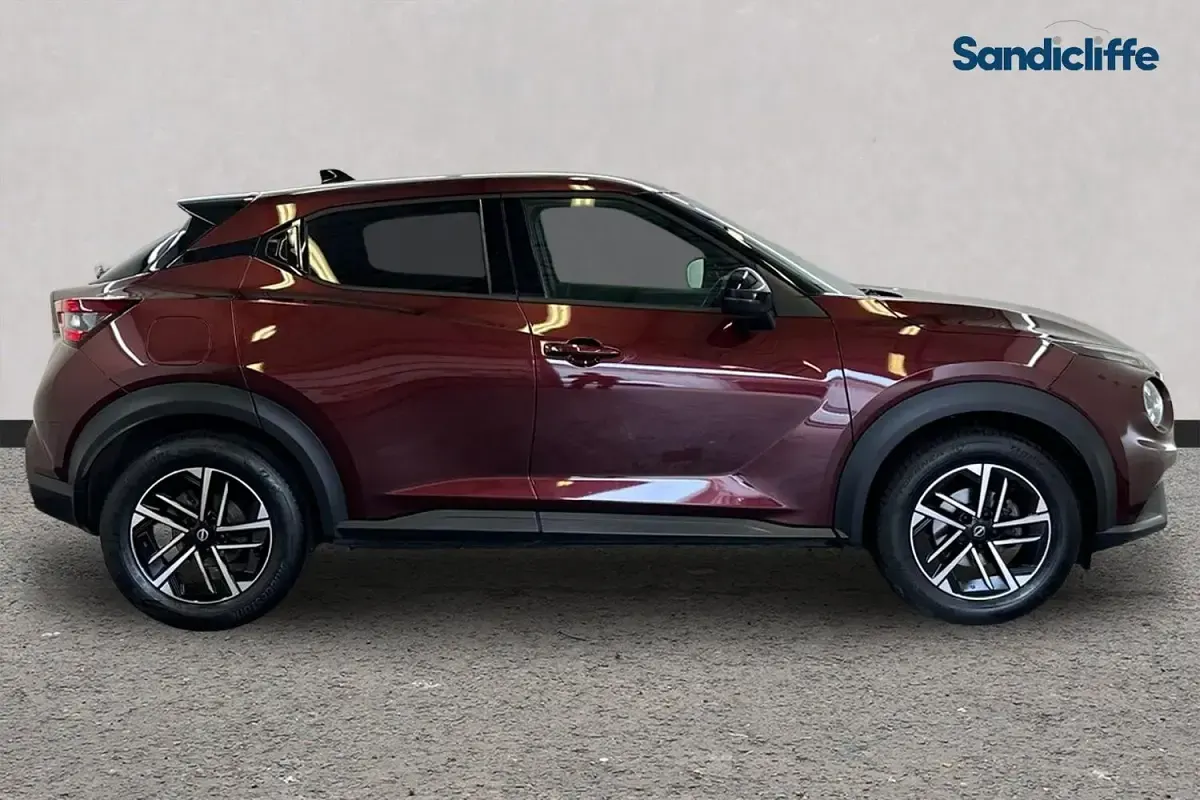 Used Nissan Juke N-Connecta 114 HP (83 kW) 2024 Red SUV