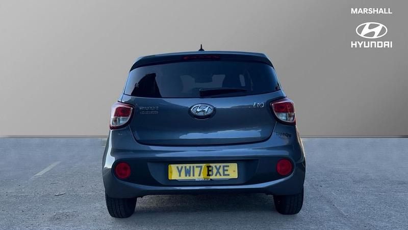 Used Hyundai i10 Premium 87 HP (63 kW) 2017 Grey Hatchback