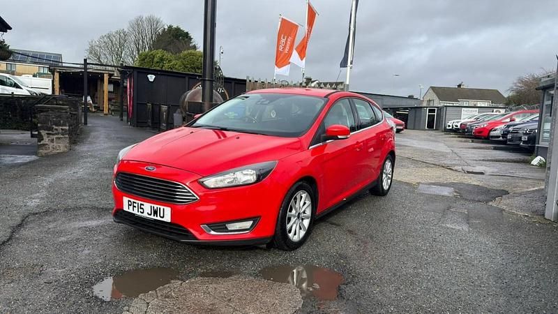 Used Ford Focus Titanium 2015 Red Hatchback