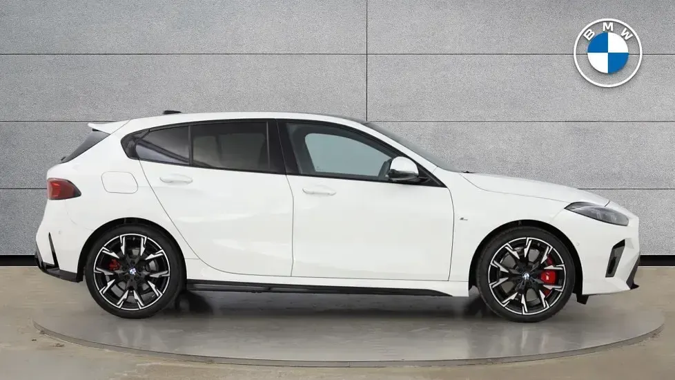 Usado BMW 120 M Sport 168 CV (123 kW) 2025 Blanco Utilitario
