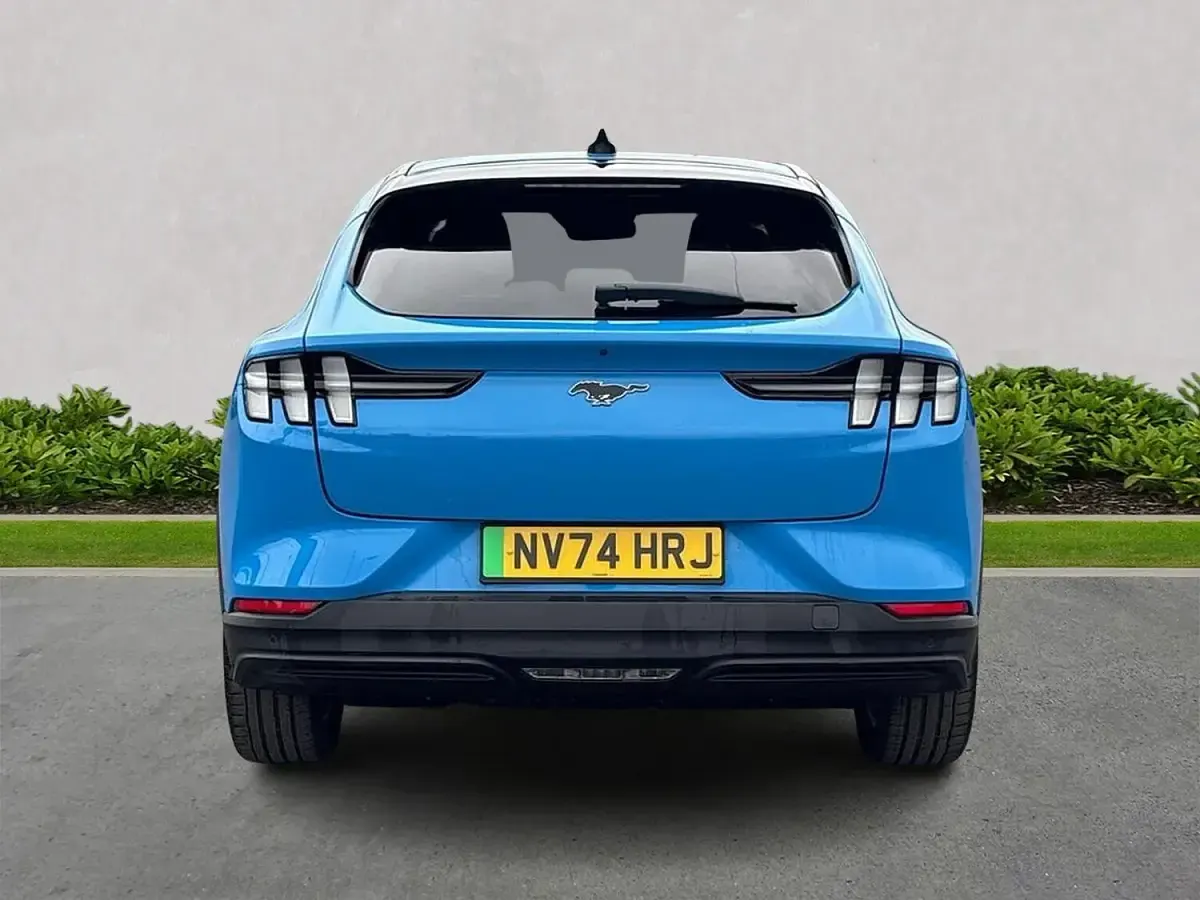 Used Ford Mustang Select 268 HP (197 kW) 2024 Blue Hatchback