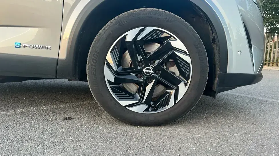 Used Nissan Qashqai N-Connecta 190 HP (139 kW) 2024 Silver SUV