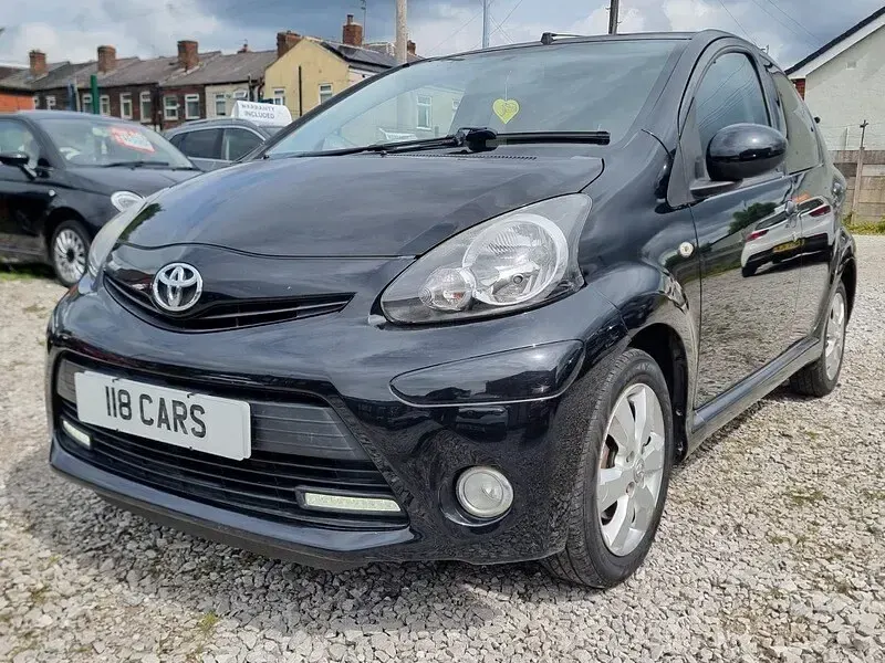 Used Toyota Aygo 68 HP (50 kW) 2012 Black Hatchback
