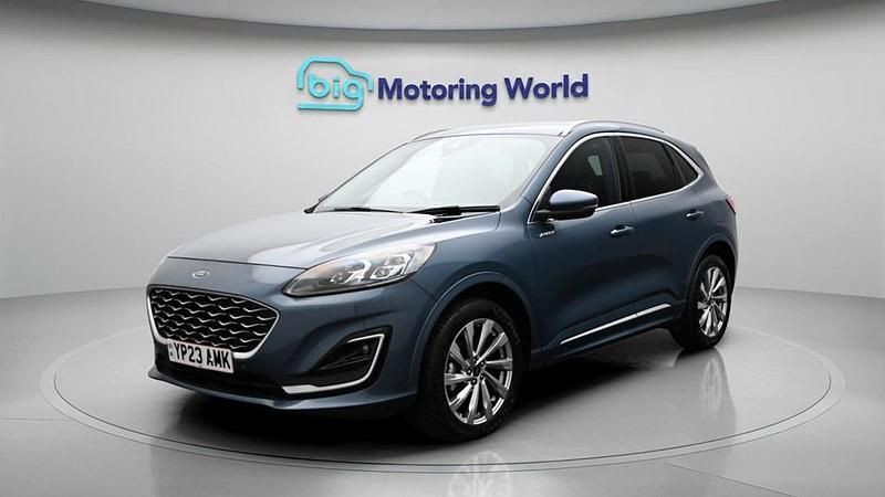 Usado Ford Kuga Vignale 190 HP (139 kW) 2023 Azul SUV