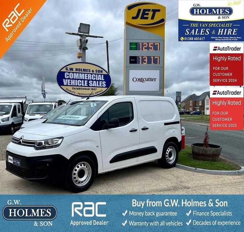 White Used 2021 Citroën Berlingo MPV | £11,995 (Fair price) - Image 1/3
