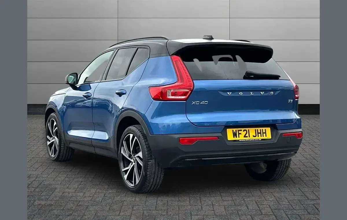 Used Volvo XC40 R-Design Pro 161 HP (118 kW) 2021 Blue SUV