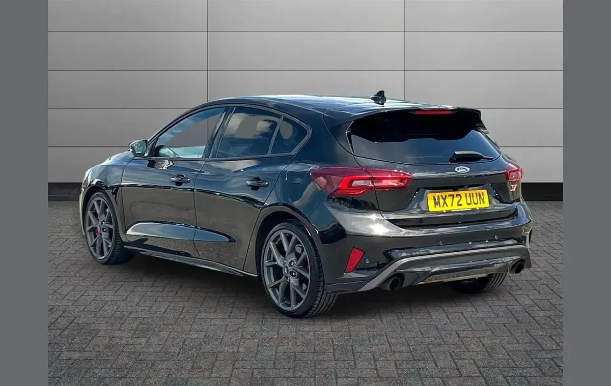 Used Ford Focus ST 280 HP (205 kW) 2022 Black Hatchback