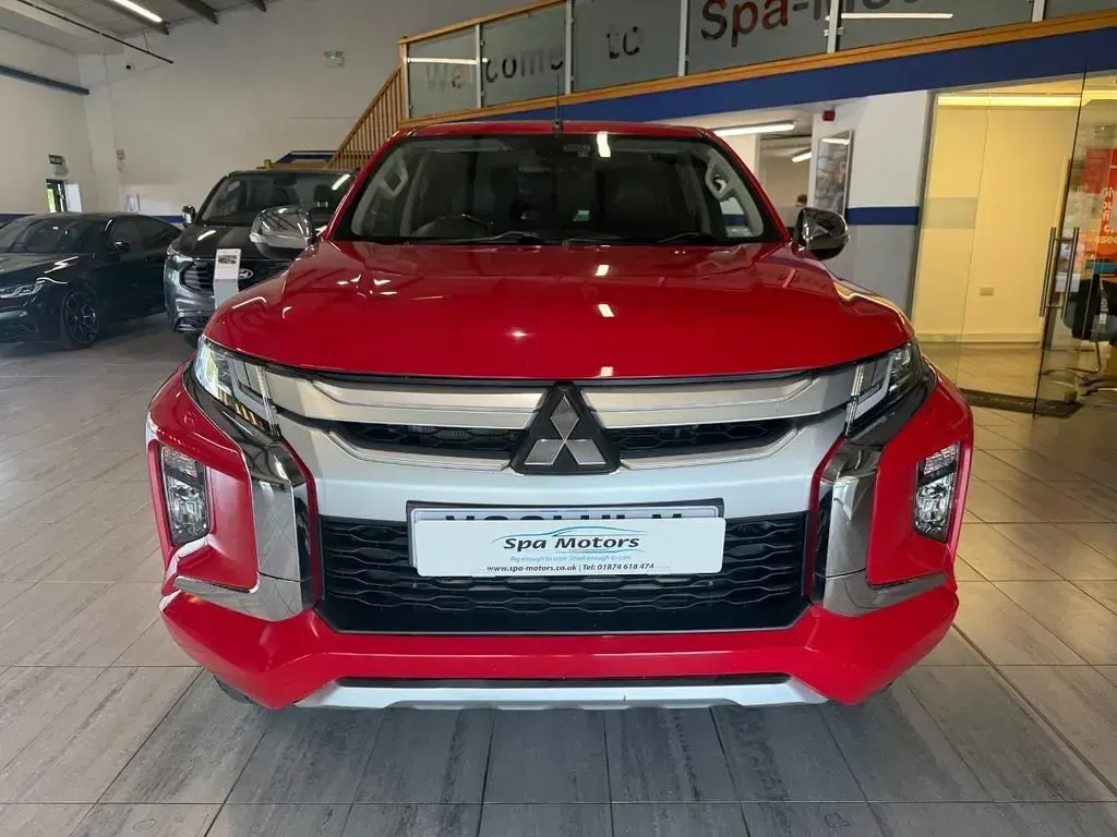 Used Mitsubishi L200 150 HP (110 kW) 2021 Red Pickup