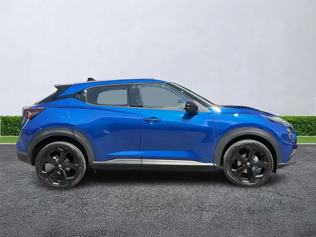 New Nissan Juke Tekna 2026 Magnetic blue SUV