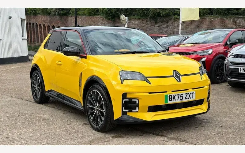 Used Renault 5 E-Tech Iconic 110 kW (150 HP) 2025 Hatchback