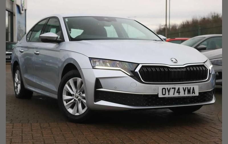 Used Skoda Octavia SE Technology 113 HP (83 kW) 2024 Brilliant silver metallic Hatchback