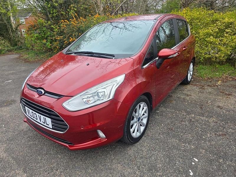 Usado Ford B-MAX Titanium 120 HP (88 kW) 2015 Vermelho Monovolume
