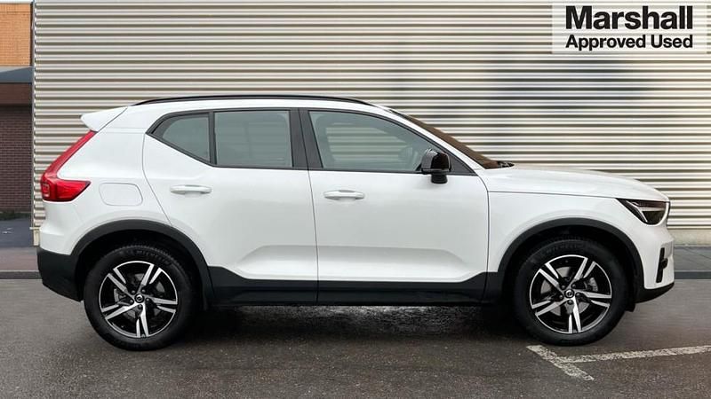 Used Volvo XC40 Plus 197 HP (144 kW) 2022 White SUV