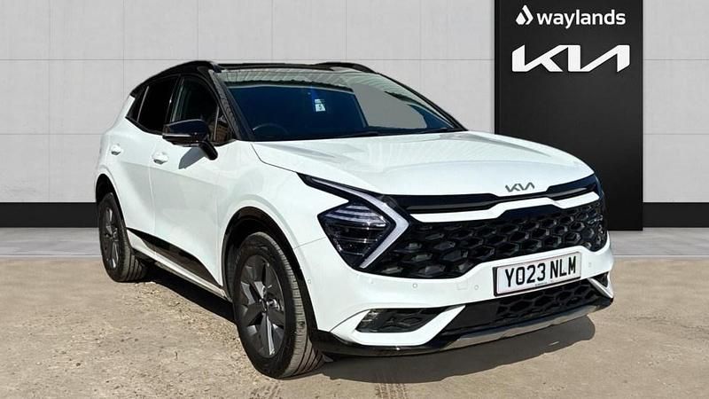 White Used 2023 Kia Sportage GT-Line S SUV | £29,995 (Fair price) - Image 1/4