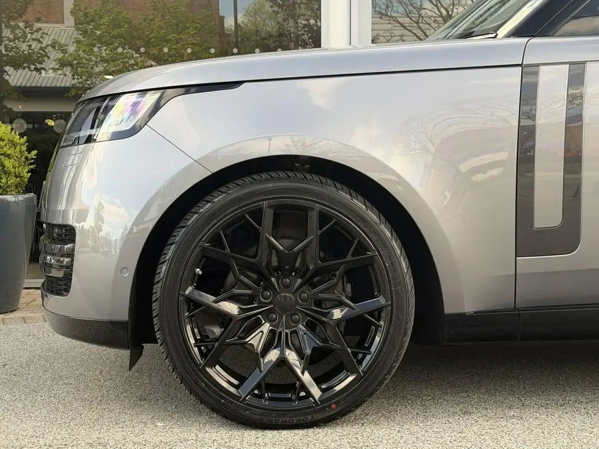 Used Land Rover Range Rover HSE 300 HP (220 kW) 2023 Grey SUV